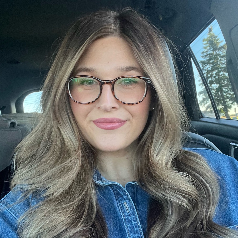 Meet your Posher, Claire